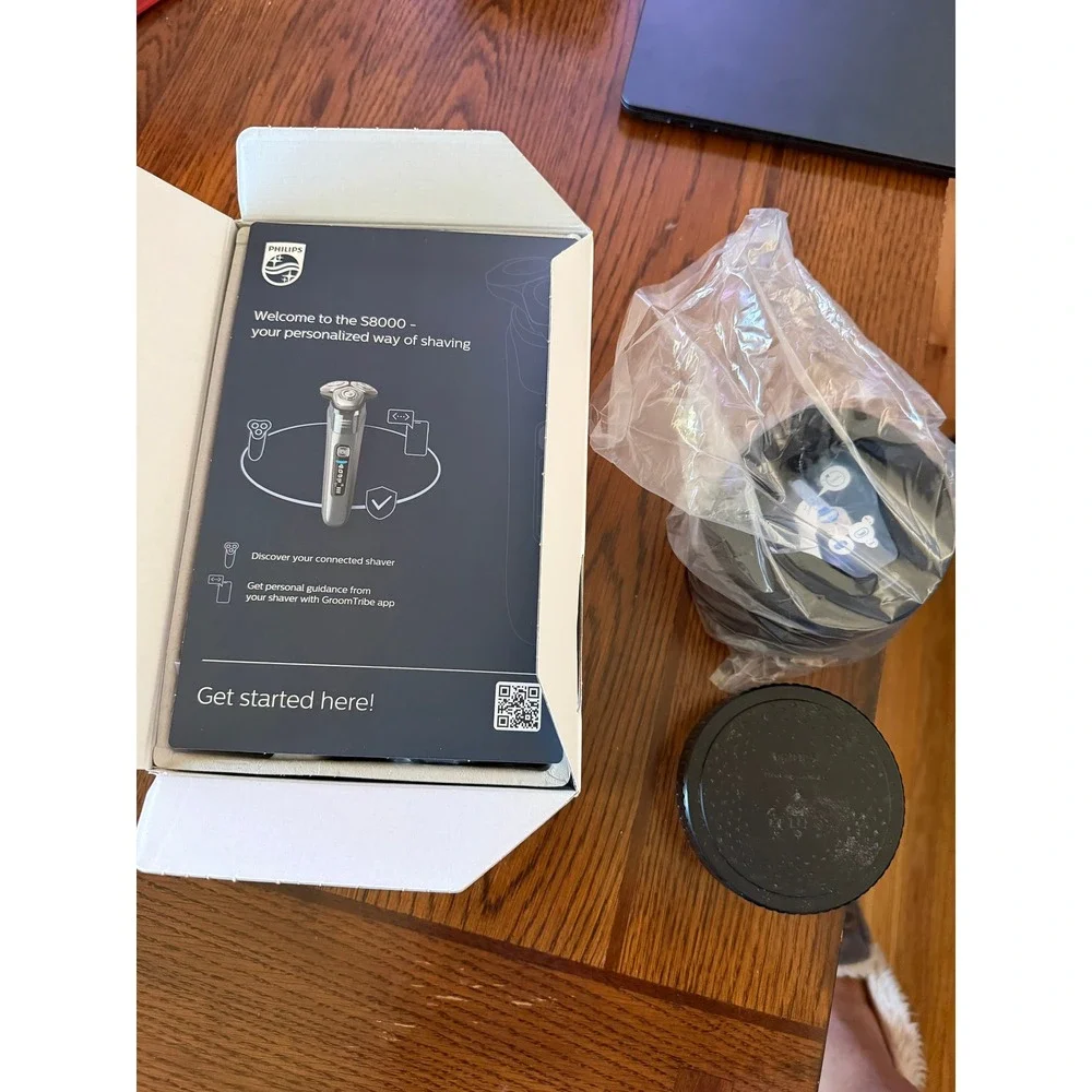 Philips Norelco 8000 Electric Shaver 8000 Series - New Open Box Complete Sealed